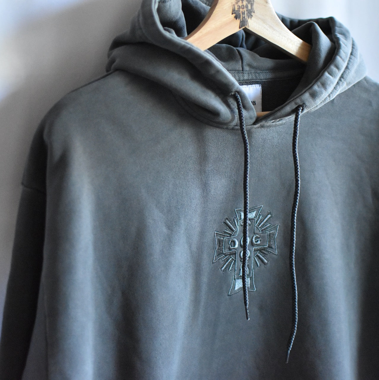 DT PRINT PIGMENT HOODIE